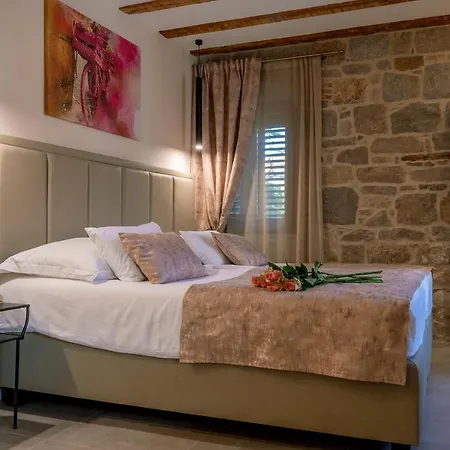 Πανσιόν Old Spalatrum Luxury