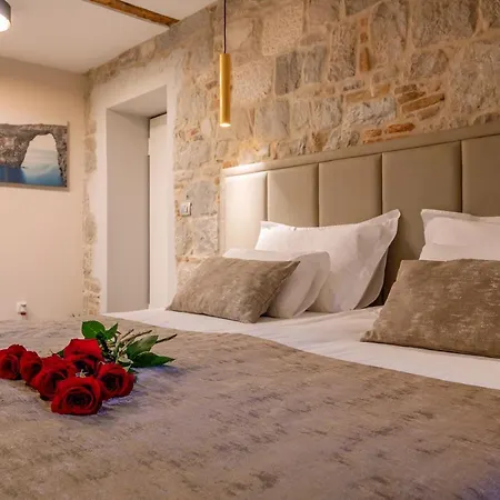 Old Spalatrum Luxury Gasthof 4*